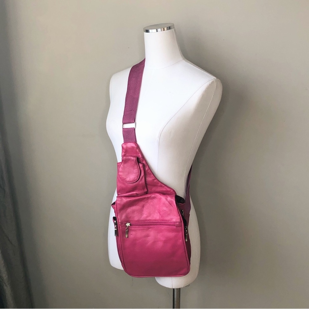 Buxton Vintage 90s Hot Pink Soft Leather Crossbody bag